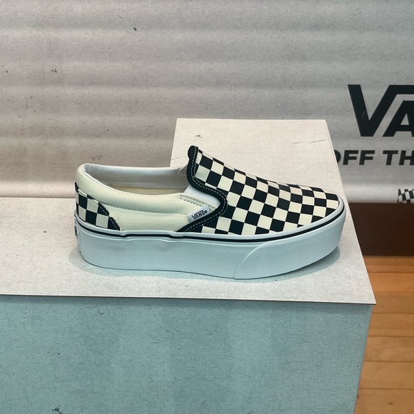 Vans Classic Checkered slip on
Stackform Sneaker - Picture 11 of 15